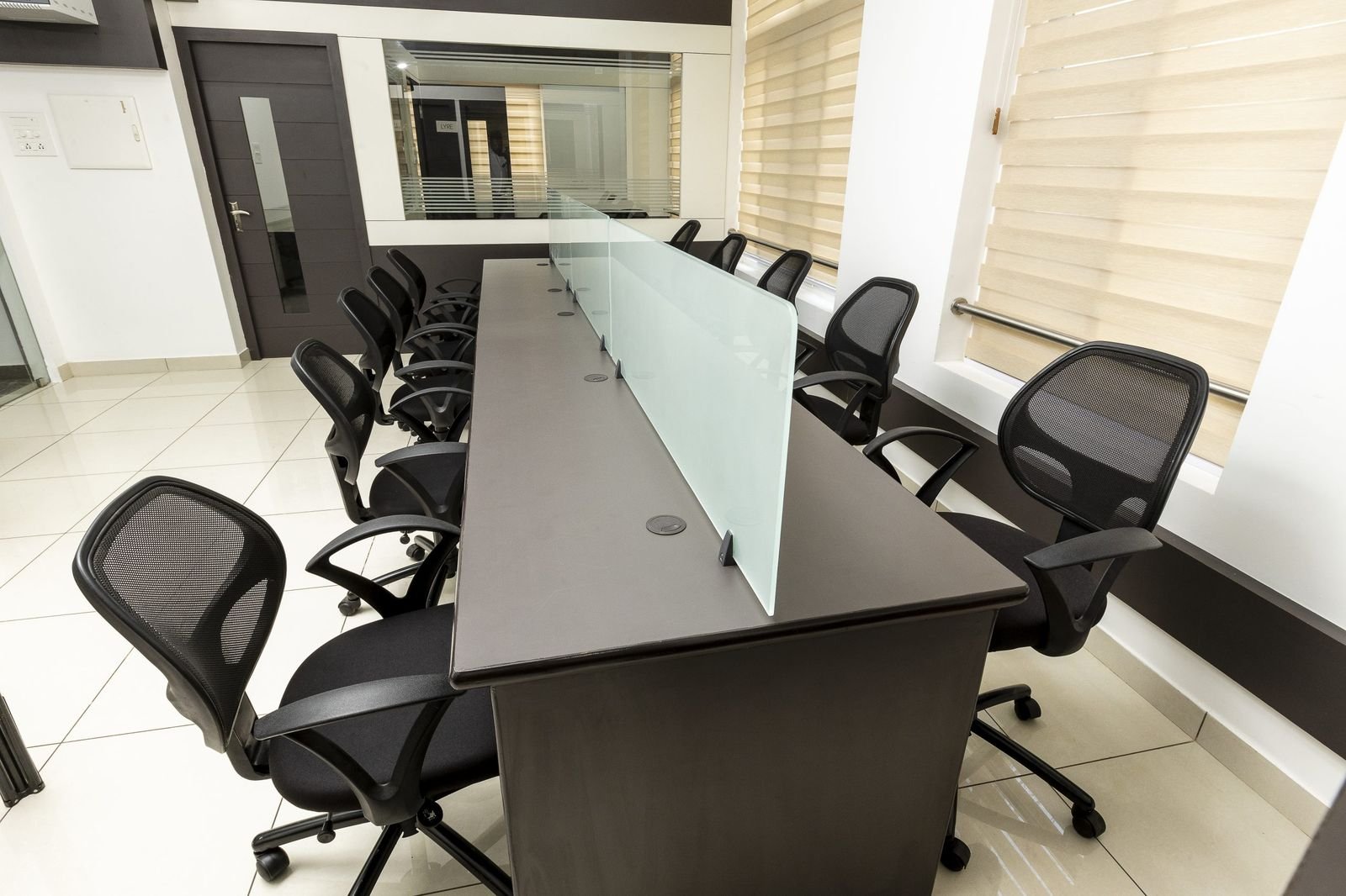 Bench desks with glass dividers